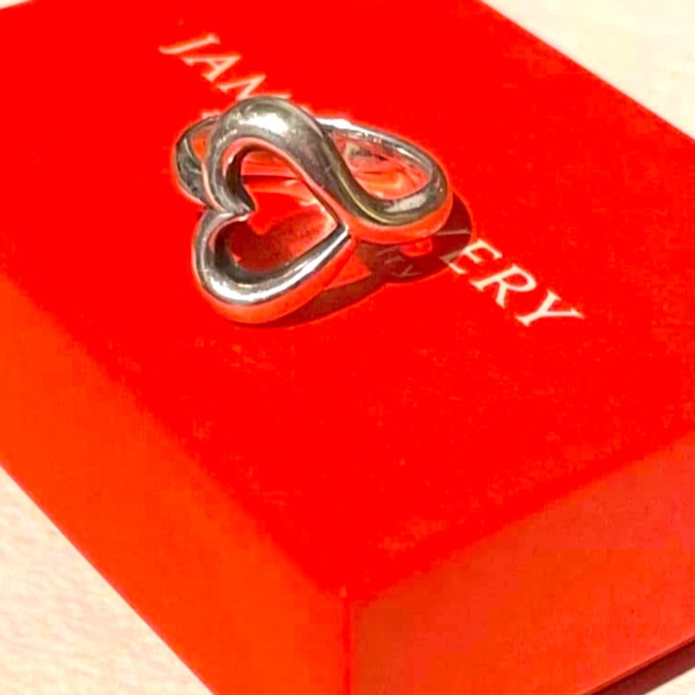 James Avery Retired  Abounding Heart  ring